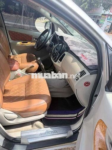 Toyota Innova 2010 Bạc Sàn 100.000 km