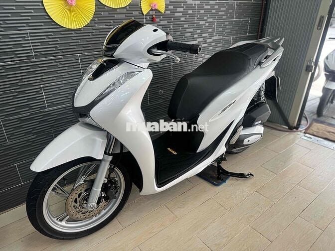 Honda SH150 2021 Trắng 8.000 km