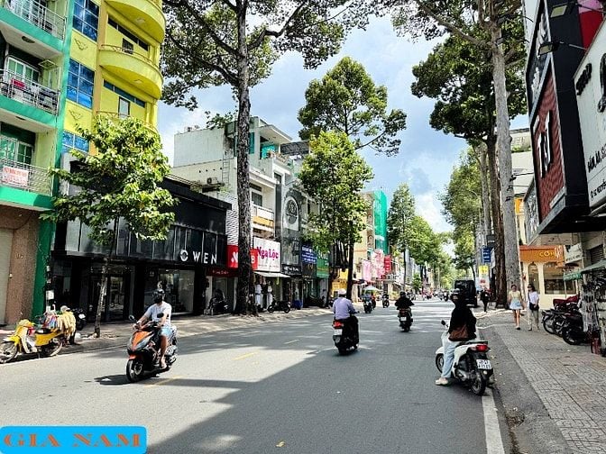 CHO THUÊ NHÀ MẶT TIỀN KINH DOANH : 95 NGUYỄN TRÃI - P. 2 - Q. 5 - HCM