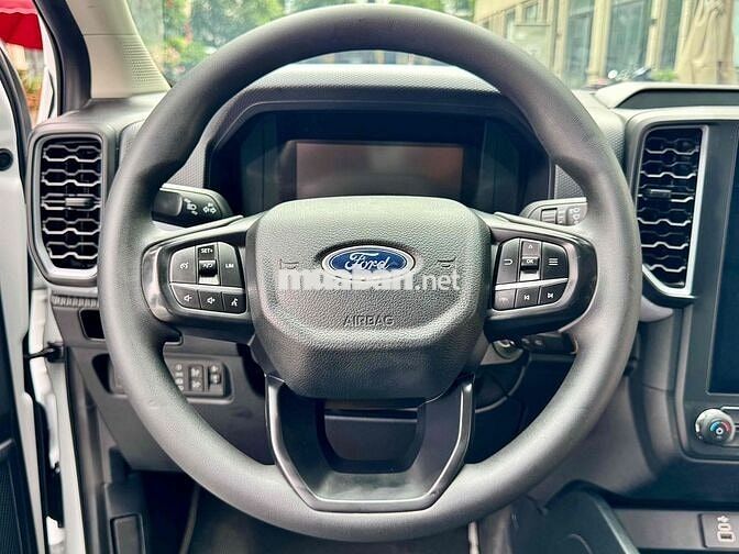 Ford Ranger XLS 4x2 AT 2024 50000 km Trắng
