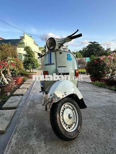 Piaggio Vespa Trắng