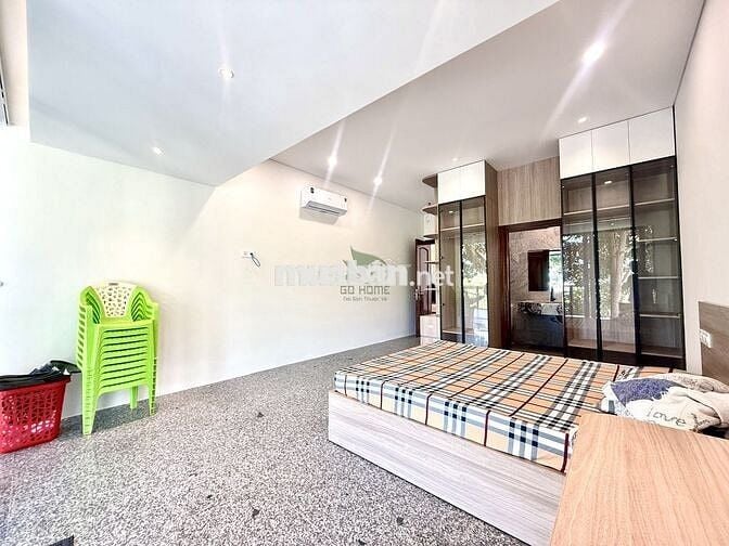 VILLA SÂN VƯỜN CÓ HỒ CÁ - 2 PHÒNG NGỦ - FULL NỘI THẤT - KHU ĐẤT LÀNH