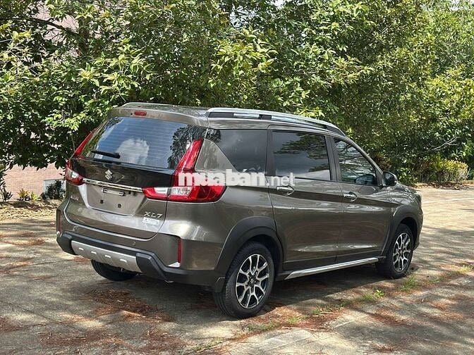 Suzuki XL7 2023 Tự động 7 chỗ Nâu