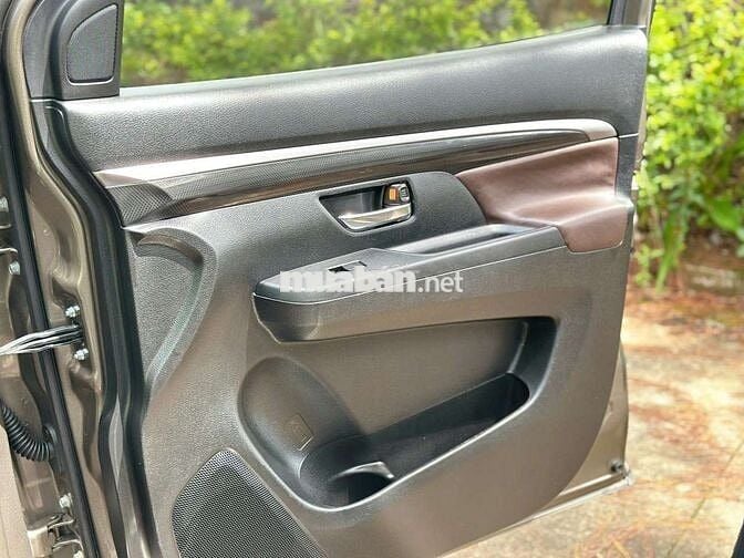 Suzuki XL7 2023 Tự động 7 chỗ Nâu