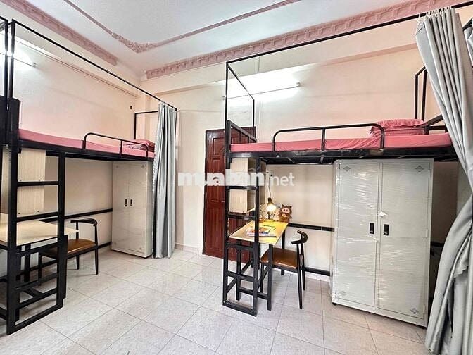 KTX Cao Cấp cách ĐH Y Dược chỉ 400m
