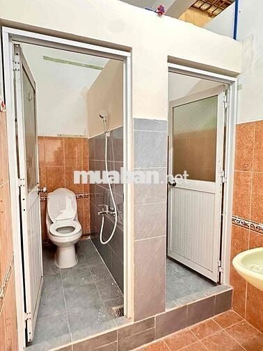 KTX Cao Cấp cách ĐH Y Dược chỉ 400m