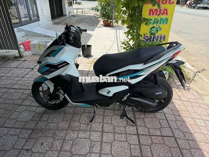 Honda Vario 160cc CBS 2023 Trắng 8600 km Chính chủ