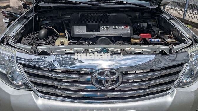 Toyota Fortuner 2014 Bạc 162.000km
