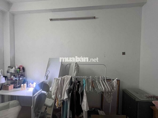 Cần pass phòng còn 17 ngày đóng 800 là vào ở ngay