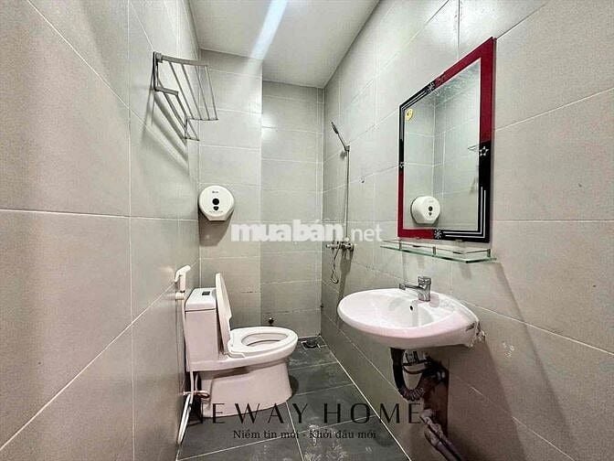 Khai trương nhà mới full nội thất cửa sổ thoáng