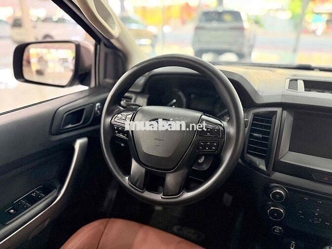 Ford Ranger XLS 2.2L 4x2 AT 2021 Đen