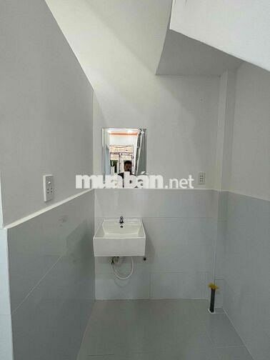 Chính chủ cần bán nhà Mới 2,8x9m 1 lầu P15 Q8