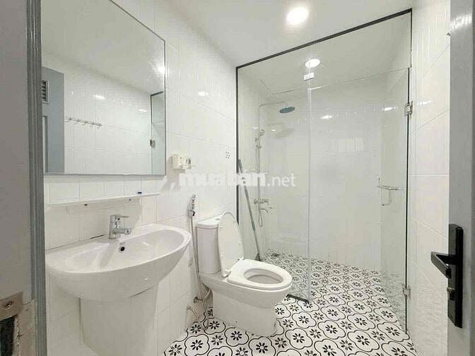 Cho thuê căn hộ studio ban công 27m2 chỉ 4tr2 gần UFM, KCX TÂN THUẬN