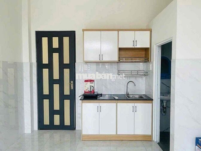 Cho thuê căn hộ studio ban công 27m2 chỉ 4tr2 gần UFM, KCX TÂN THUẬN