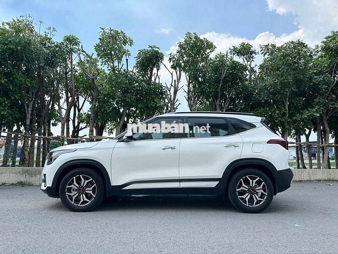 Siêu phẩm KIA Seltos Premium 2022 Trắng 6.000 km