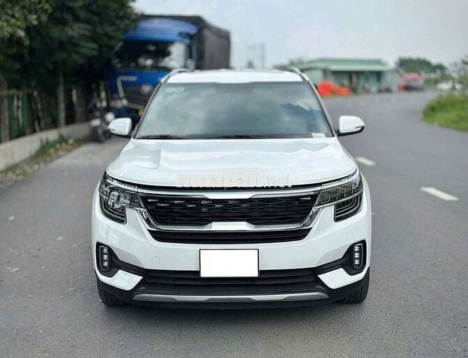 Siêu phẩm KIA Seltos Premium 2022 Trắng 6.000 km