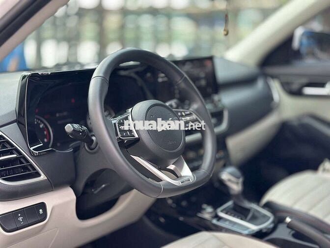 Siêu phẩm KIA Seltos Premium 2022 Trắng 6.000 km