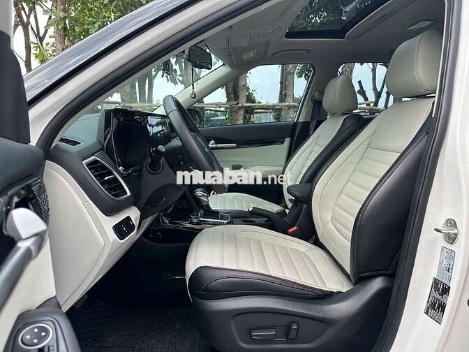 Siêu phẩm KIA Seltos Premium 2022 Trắng 6.000 km