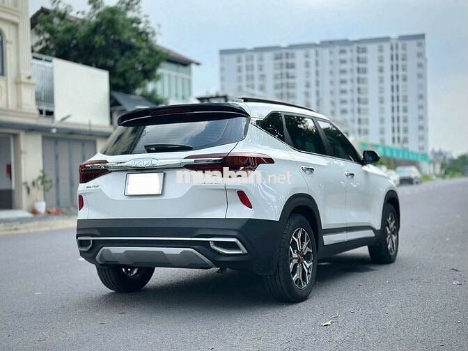 Siêu phẩm KIA Seltos Premium 2022 Trắng 6.000 km