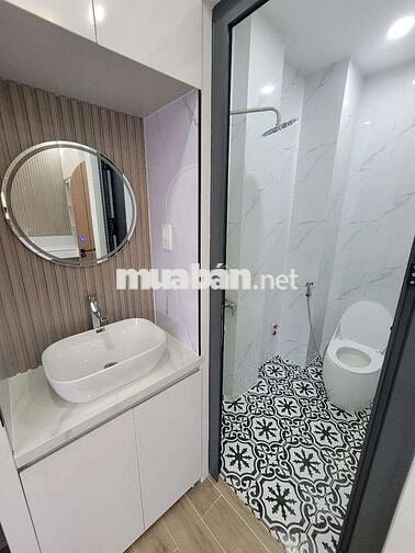 NHÀ TỈNH LỘ 10.50M2 NHÀ XÂY MỚI, 3 PHÒNG NGỦ, 4WC. 5,6 TỶ THƯƠNG LƯỢNG
