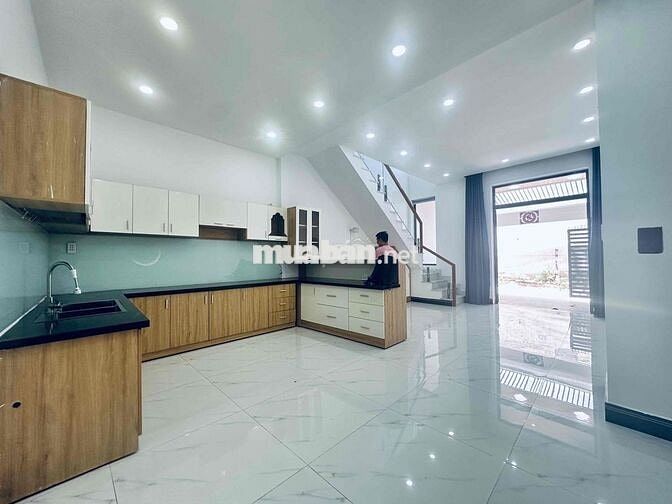 NHÀ HIỆP THÀNH GẦN VÒNG XOAY HIỆP THÀNH 3