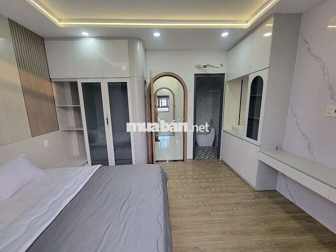 NHÀ TỈNH LỘ 10.50M2 NHÀ XÂY MỚI, 3 PHÒNG NGỦ, 4WC. 5,6 TỶ THƯƠNG LƯỢNG