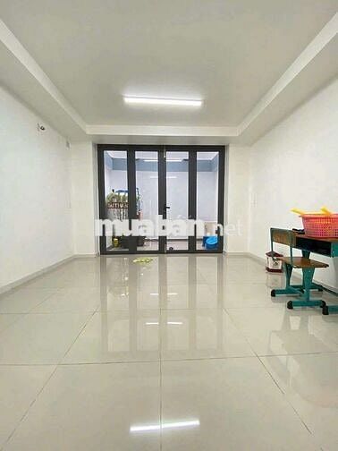 CHO THUÊ NHÀ MẶT TIỀN TÂN THÀNH Q5
