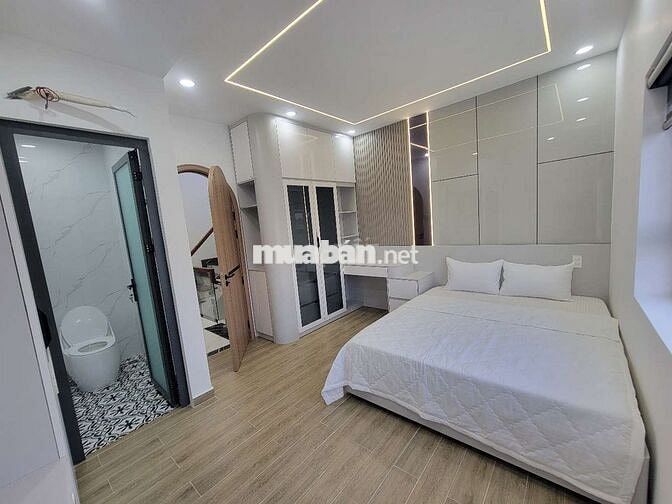 NHÀ TỈNH LỘ 10.50M2 NHÀ XÂY MỚI, 3 PHÒNG NGỦ, 4WC. 5,6 TỶ THƯƠNG LƯỢNG
