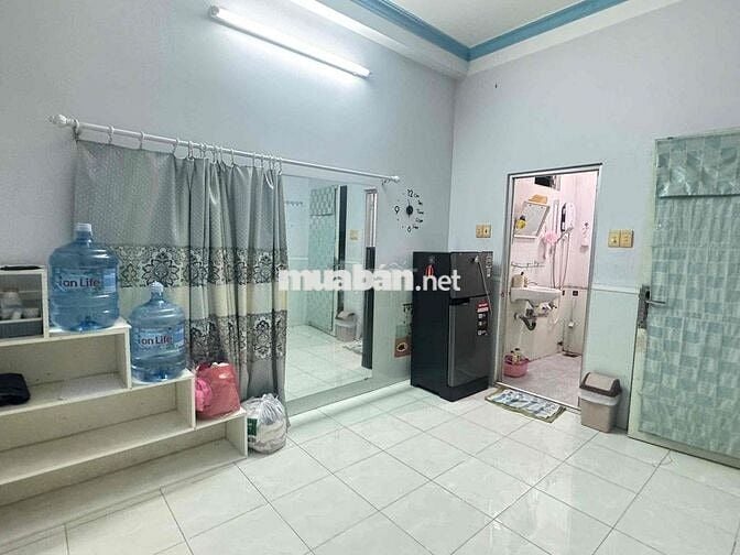 Phòng ban công cho NỮ thuê Full nội thất GIÁP Q1