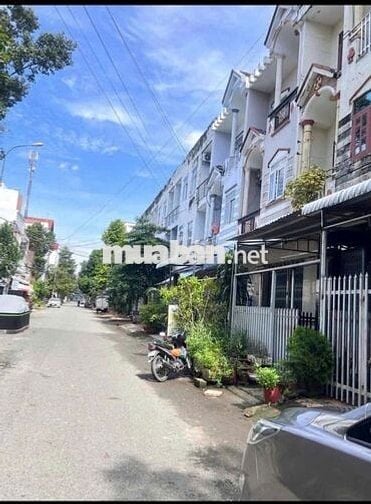 Nhà 1 trệt 2 lầu KDC Long Thịnh – Full nội thất