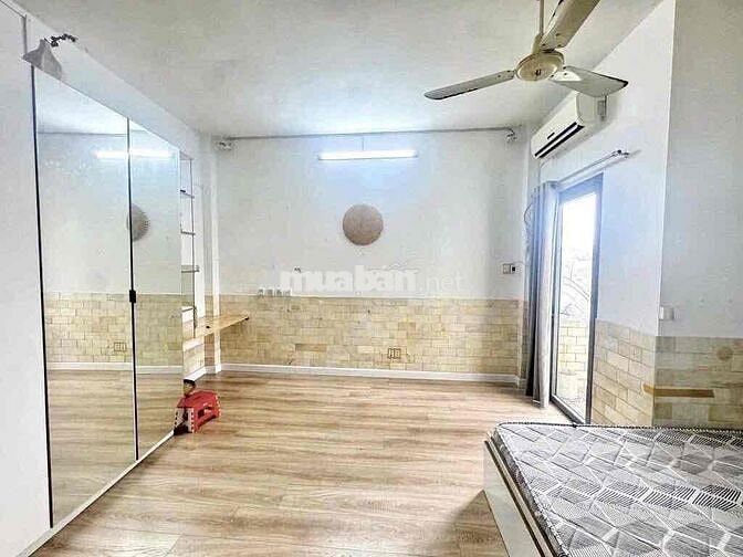 Cho thuê nhà đầy đủ nội thất.3pn3wc. CMT8 ,P10.Q3