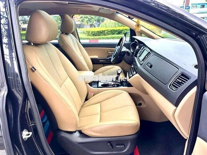 Kia Sedona 2021 Dầu Đen