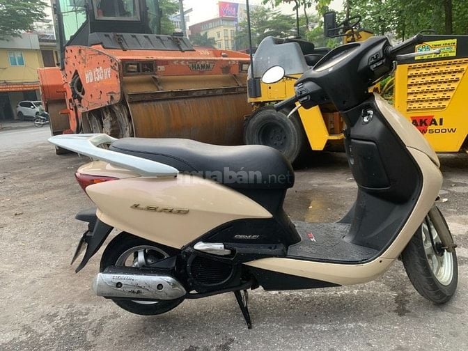 Cần bán xe Honda Lead 110cc đời cuối chân chống điẹn, màu be