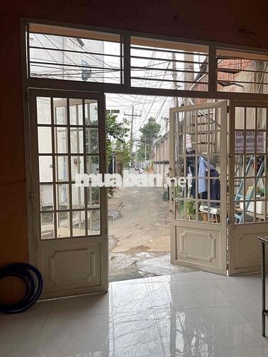 kiot có 3 phòng ngủ trên lầu, đường Phú Châu, Thủ Đức