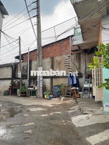 kiot có 3 phòng ngủ trên lầu, đường Phú Châu, Thủ Đức