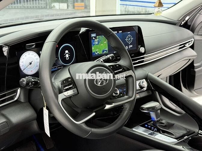 Hyundai Elantra 2025 1.6 AT Đặc biệt Đen