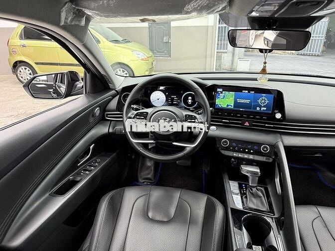 Hyundai Elantra 2025 1.6 AT Đặc biệt Đen