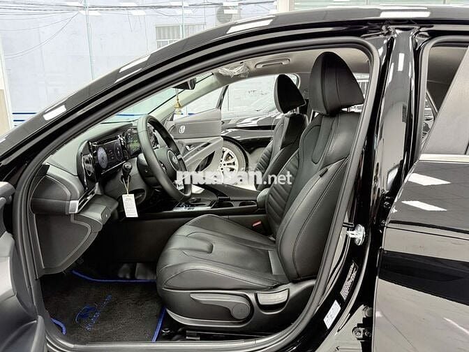 Hyundai Elantra 2025 1.6 AT Đặc biệt Đen