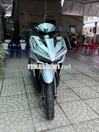 Honda Vario 125 v2 2025 Bạc 2000 km