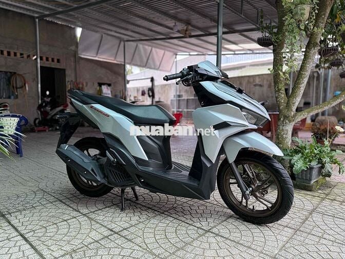 Honda Vario 125 v2 2025 Bạc 2000 km