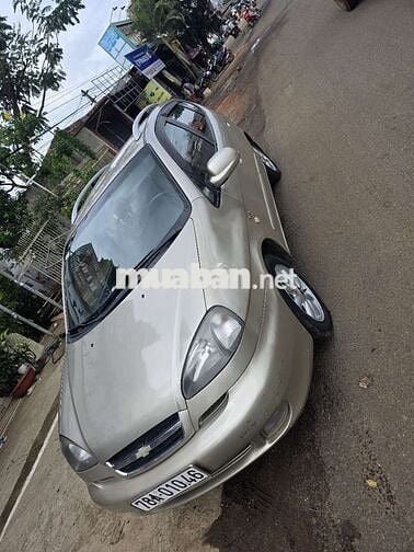 Chevrolet Vivante Vàng cát 7 chỗ