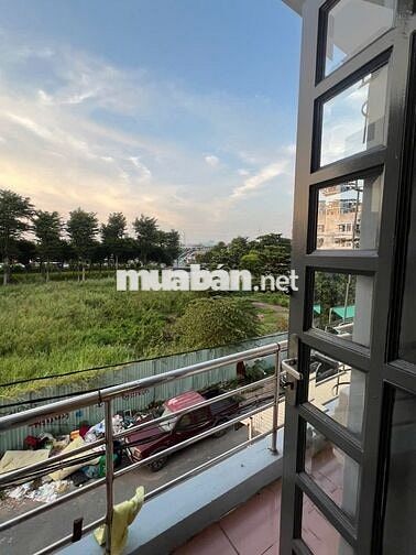Nhà mới hoàn thiện khu dân cư yên tĩnh