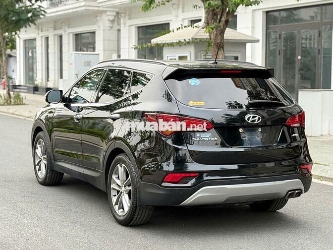 Hyundai Santafe 4wd 2018 Xăng 82000 km Đen