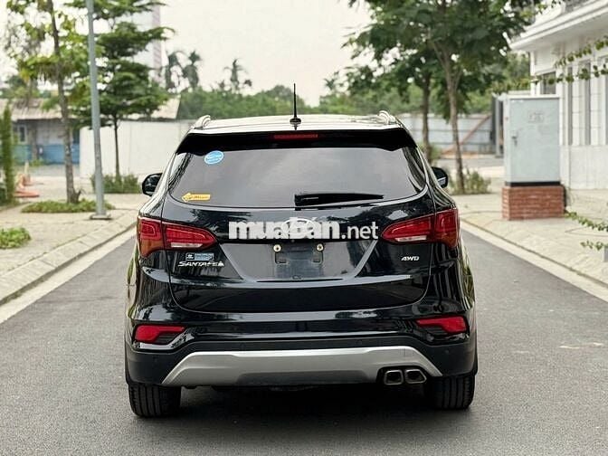 Hyundai Santafe 4wd 2018 Xăng 82000 km Đen