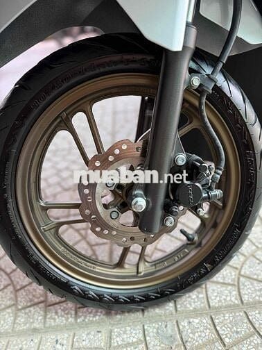 Honda Vario 125 v2 2025 Bạc 2000 km