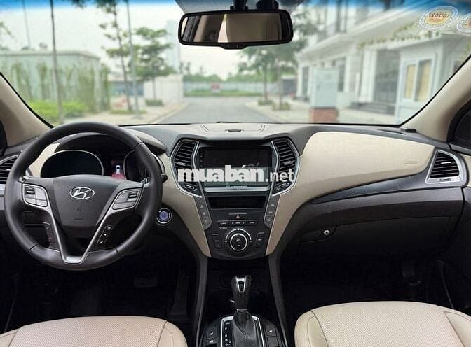 Hyundai Santafe 4wd 2018 Xăng 82000 km Đen