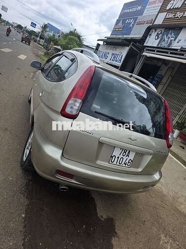 Chevrolet Vivante Vàng cát 7 chỗ