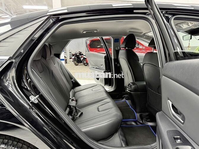 Hyundai Elantra 2025 1.6 AT Đặc biệt Đen