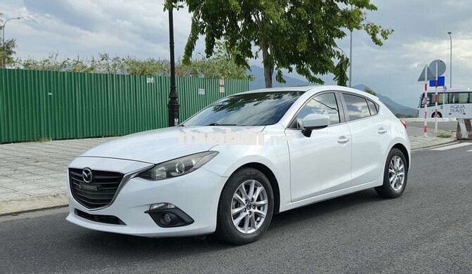 Mazda 3 HB 2016 Trắng 80000 km