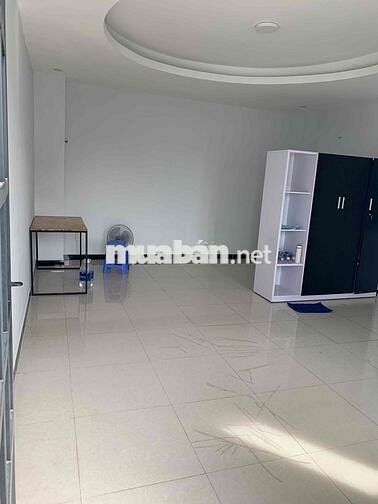 Phòng ~ 41m2 có ban công riêng, gần bến xe An sương, Chợ